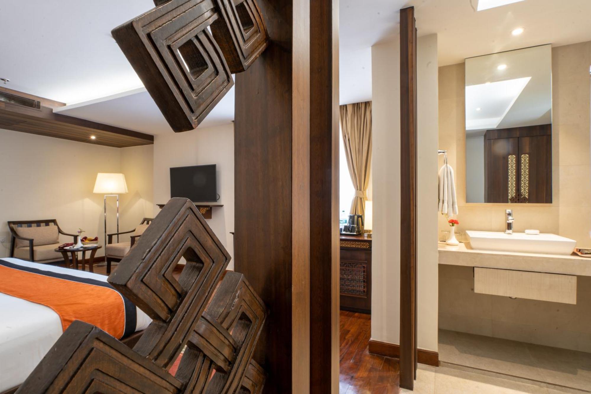 Ramada By Wyndham Kathmandu Dhumbarahi Hotel Kültér fotó