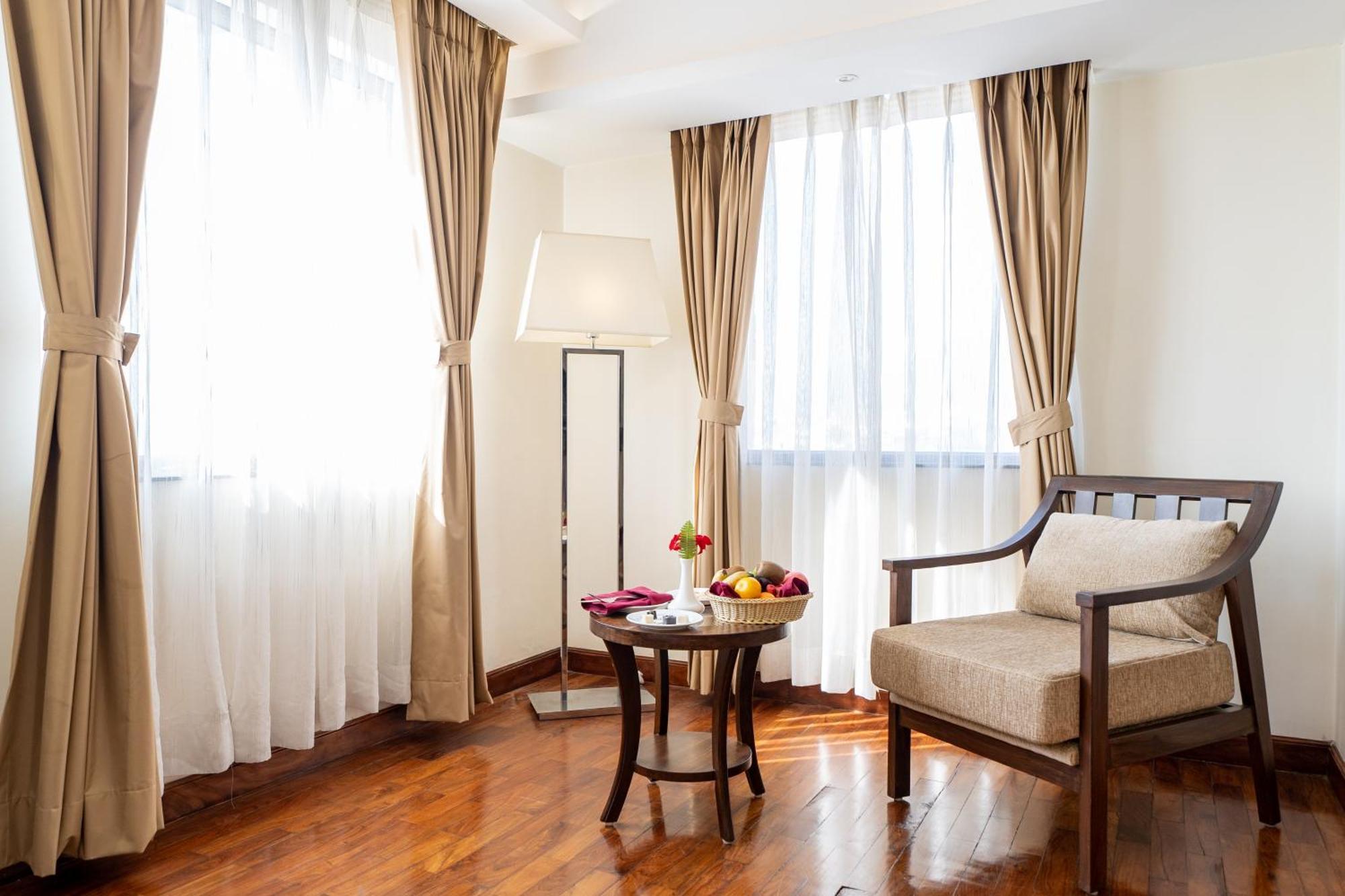 Ramada By Wyndham Kathmandu Dhumbarahi Hotel Kültér fotó