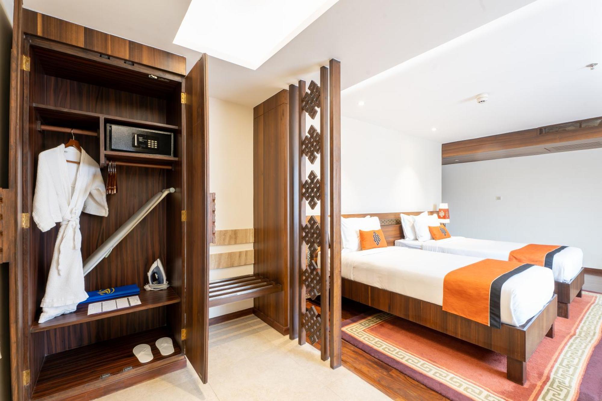 Ramada By Wyndham Kathmandu Dhumbarahi Hotel Kültér fotó