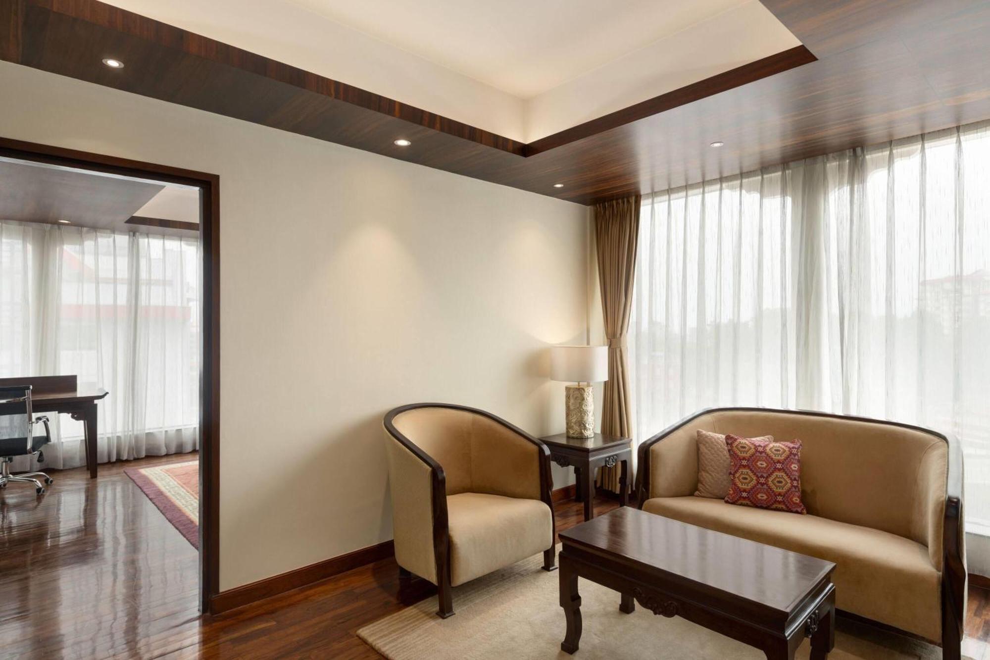 Ramada By Wyndham Kathmandu Dhumbarahi Hotel Kültér fotó