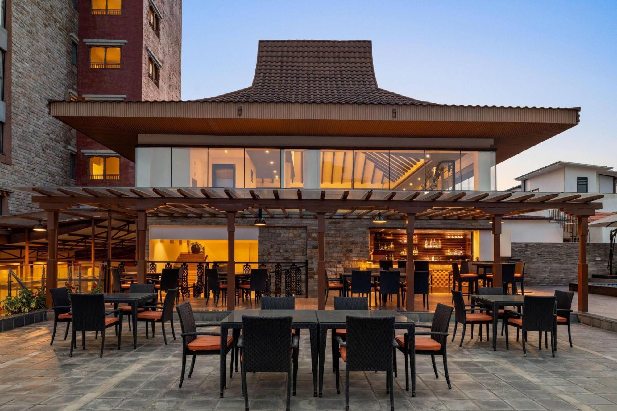 Ramada By Wyndham Kathmandu Dhumbarahi Hotel Kültér fotó